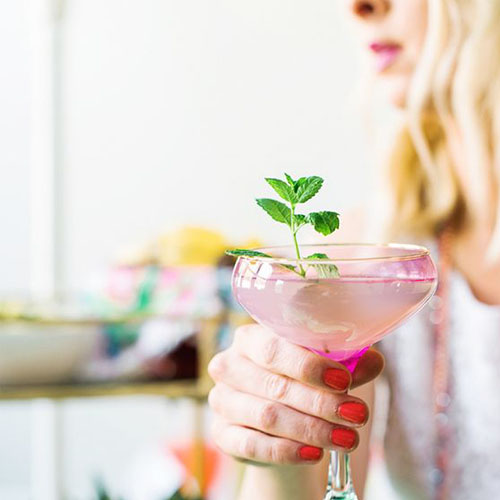 Πώς να ξεπεράσεις πιο γρήγορα το hangover